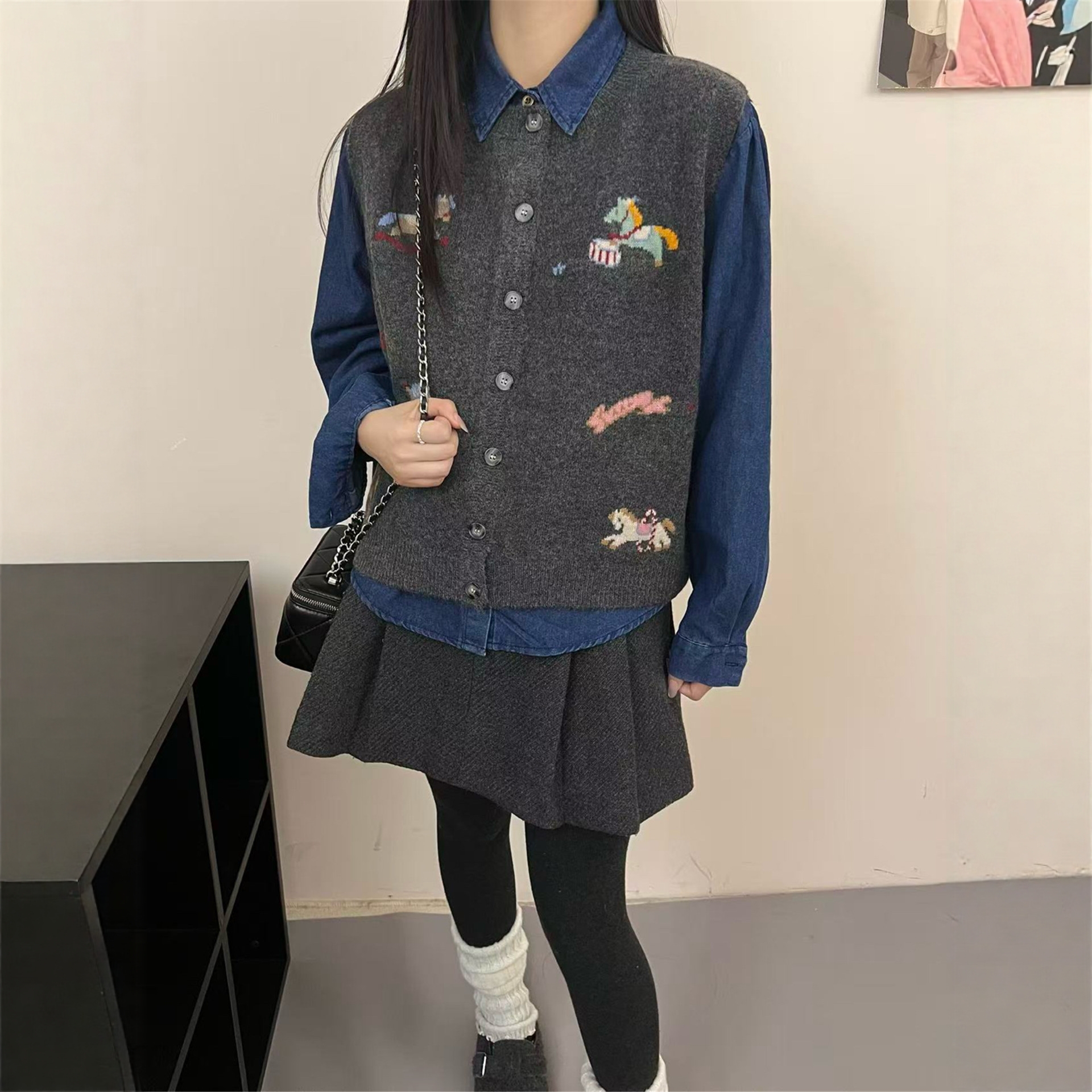 两件套圆领单排扣毛衣无袖背心卡通小马提花翻领牛仔布衬衣衬衫潮