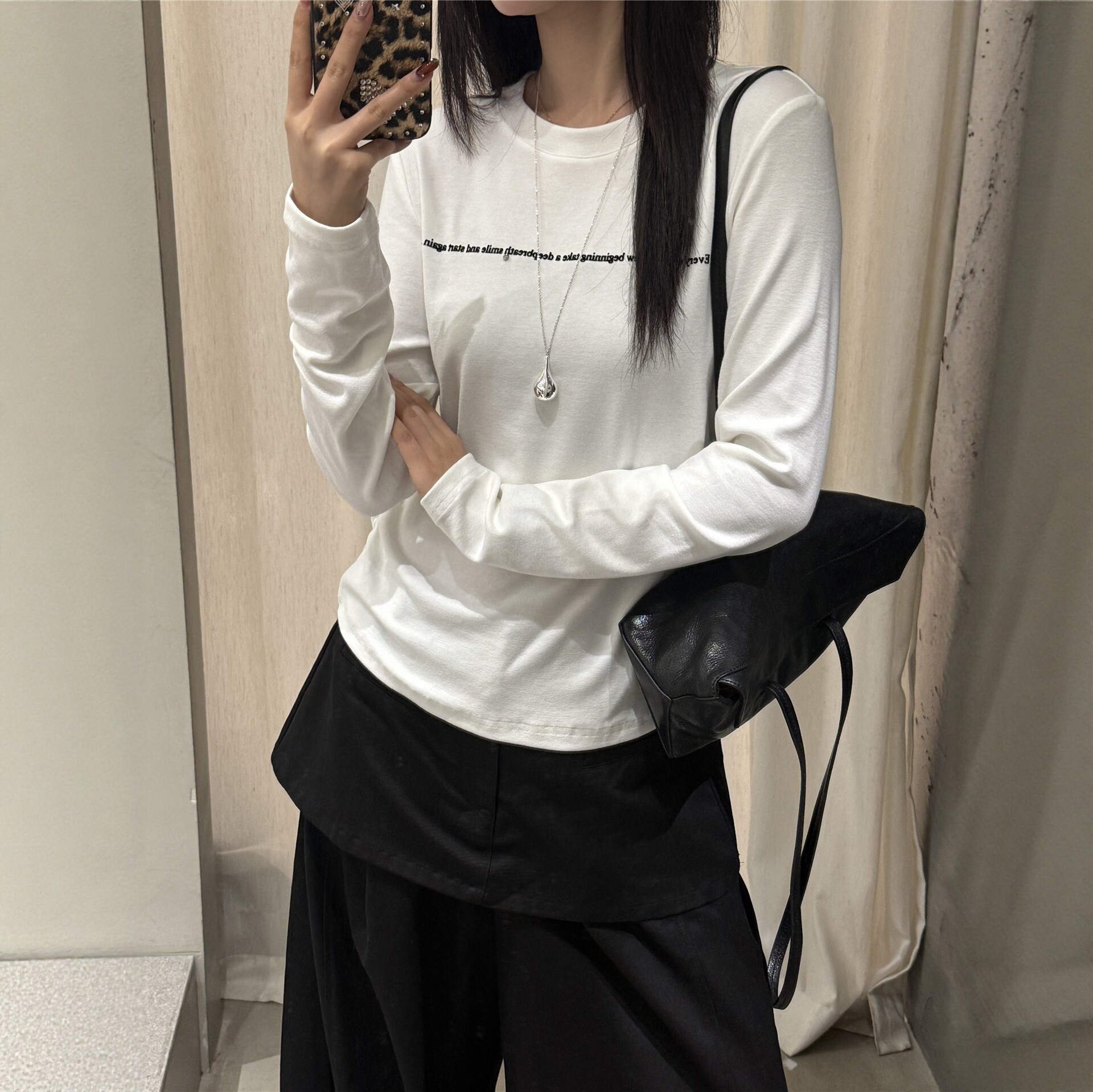欧洲站字母印花长袖T恤女白色圆领宽松显瘦百搭打底上衣体恤衫秋t