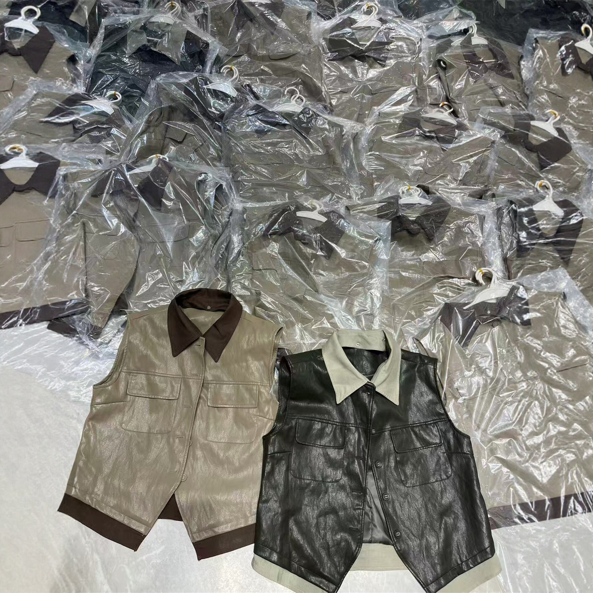 翻领可拆卸PU皮马甲女无袖工装显瘦叠穿外搭拼接设计感外套秋季潮