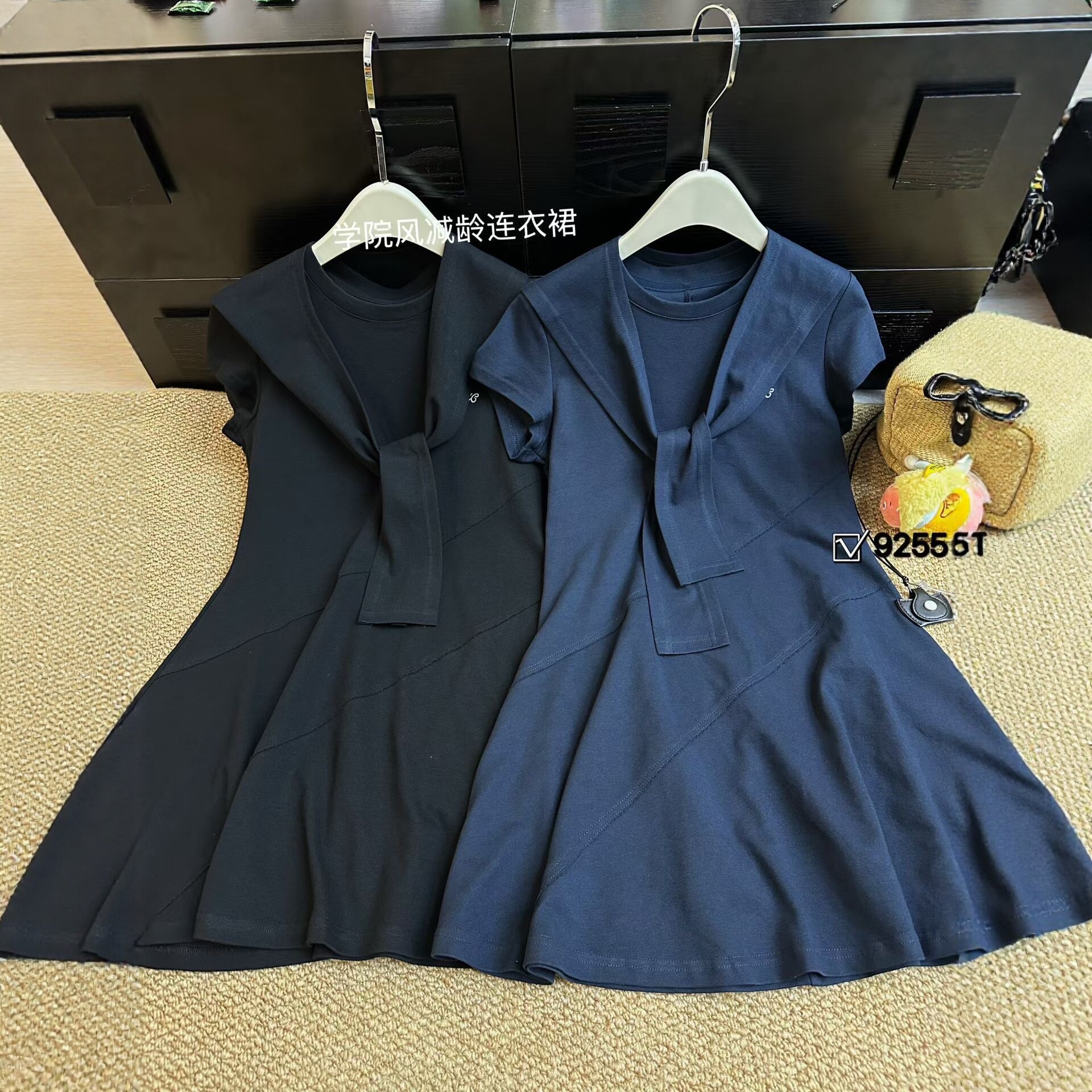 短袖连衣裙女学院风减龄气质女人味短裙纯色温柔显瘦设计感小众韩