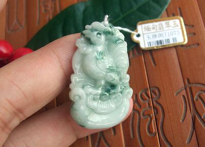 天然a货翡翠吊坠缅甸玉