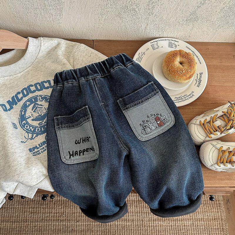 古德家儿童加绒牛仔裤2025冬季新款男童卡通口袋长裤宽松时髦裤子