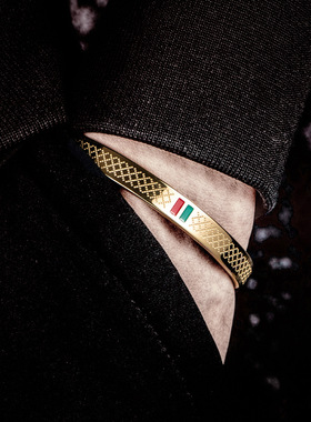 原创设计红绿配色男士嘻哈潮流钛钢手镯欧美ins时尚个性黑色手环