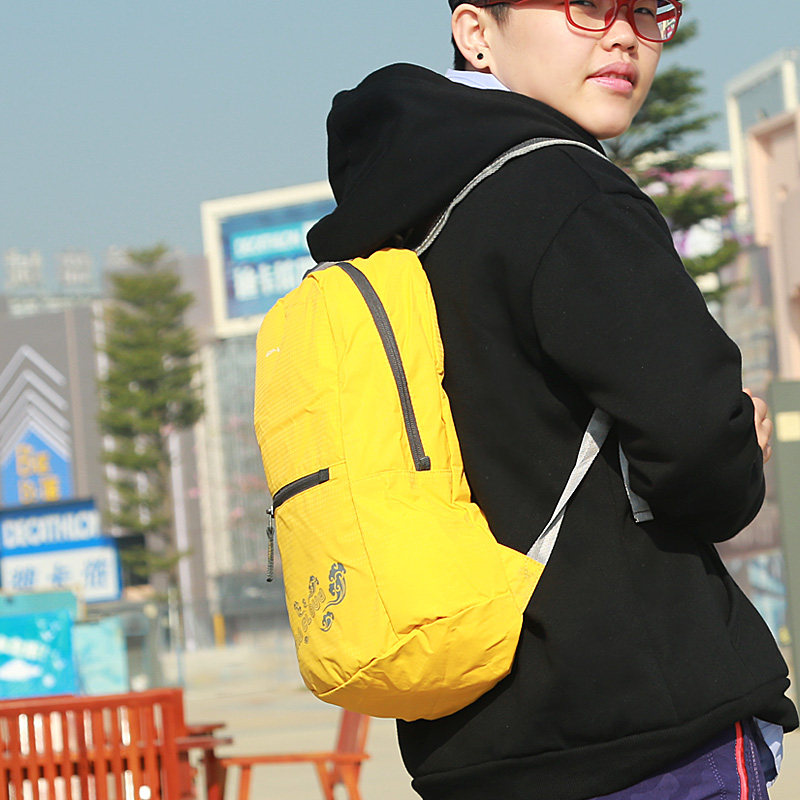 (箱包类目,勿同时上两个类目)火杰正品休闲超轻防水皮肤包背包