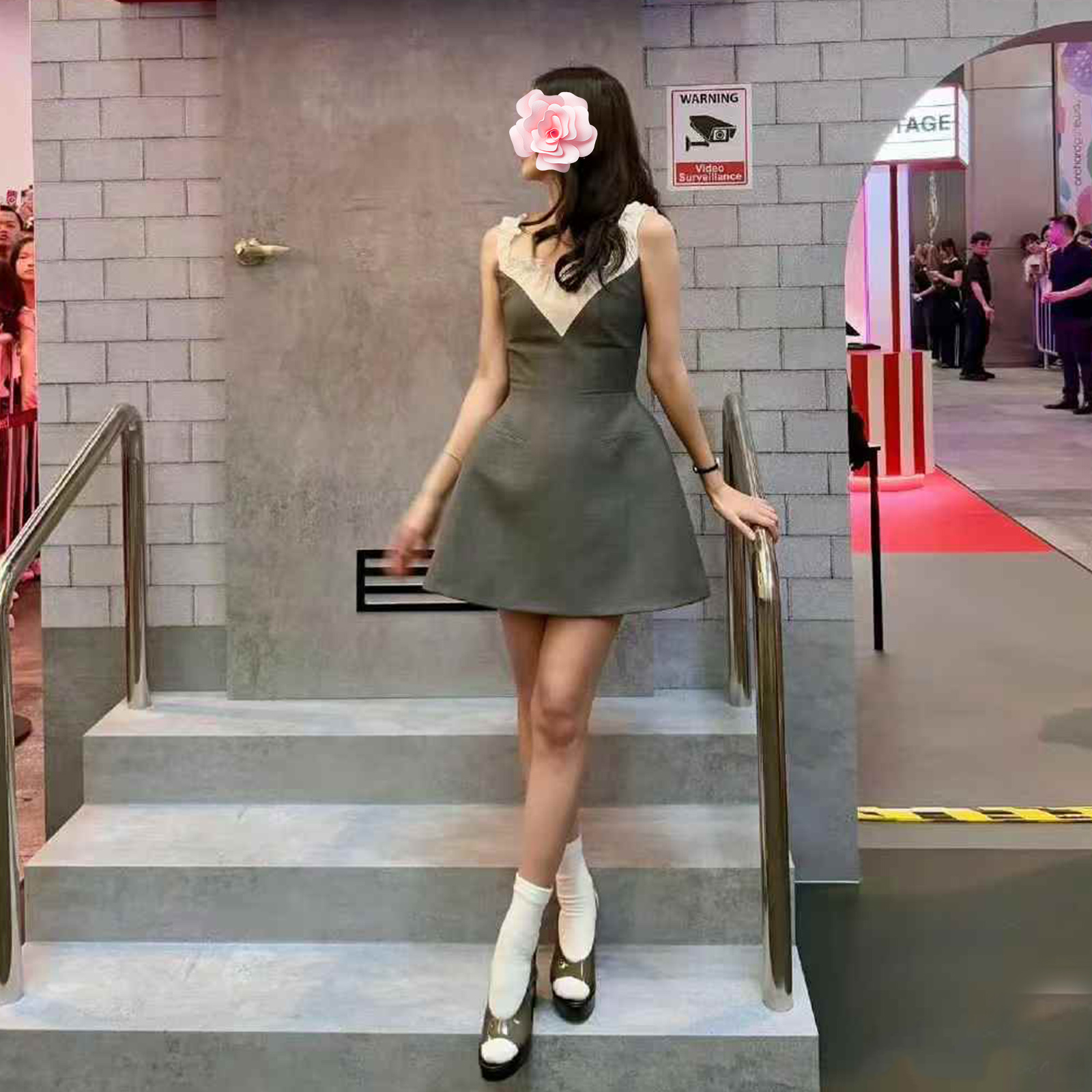 精纺羊毛立体裁剪收腰A摆连衣裙