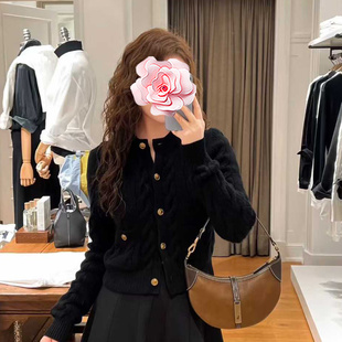 原439 宽扭花羊毛针织开衫 特惠289 徽章金扣 25新款 不退不换