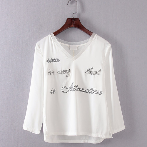 长袖休闲风字母女小衫
