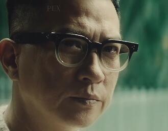 蔡徐坤上黑下眼镜架子张家辉同款