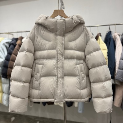 新款白鹅绒宽松时尚韩休闲加厚保暖羽绒服外套小个子面包云朵泡芙