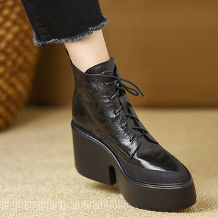 增高厚底尖头短靴女2025秋冬款粗跟防水台马丁靴英伦复古系带靴子