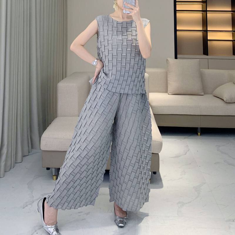 三宅夏季简约时尚套装女无袖上衣阔腿裤褶皱设计感通勤百搭两件套