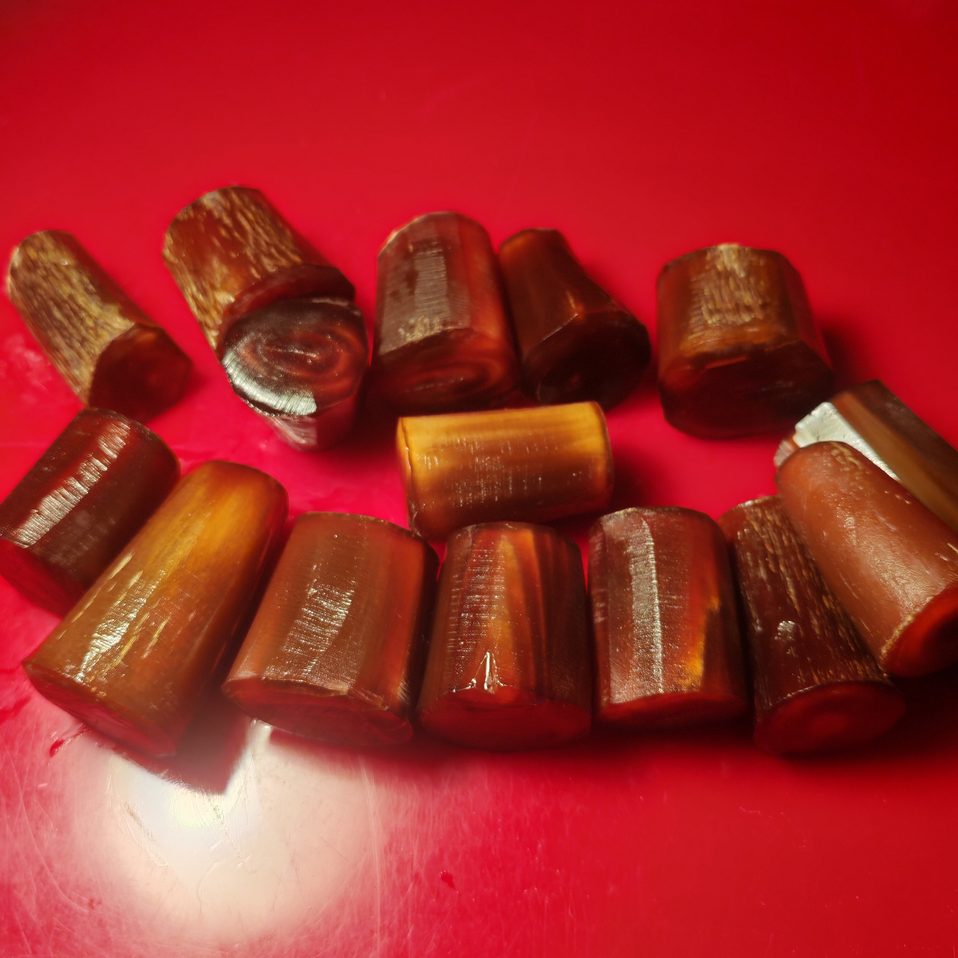 M05非洲天然血色牦牛角实心原料雕刻摆件佛头扳指桶珠DIY中段原料