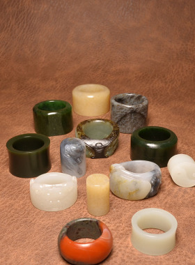 和田玉黑青塔青黑羊脂籽料戒指