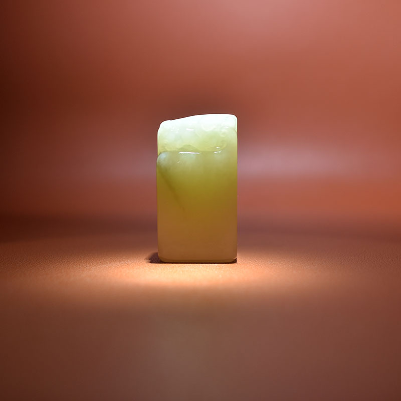 50克印面20翠青白玉印章手把件