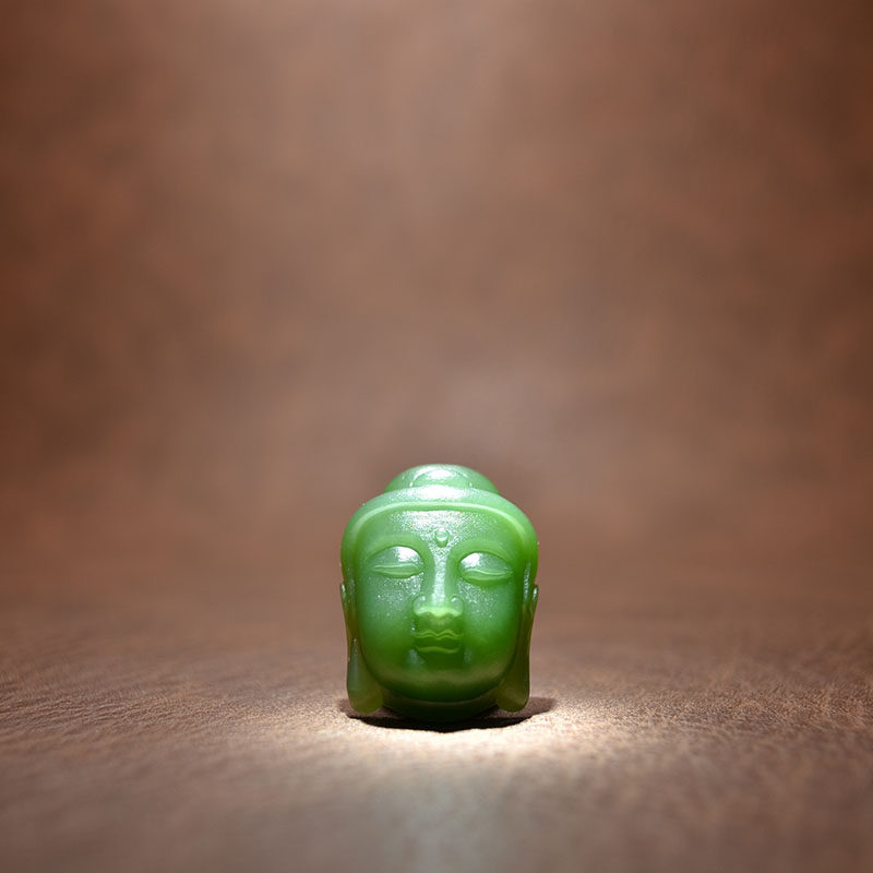 致敬708090 12克和田碧玉无黑点苹果绿佛头镶金吊坠挂件小精品