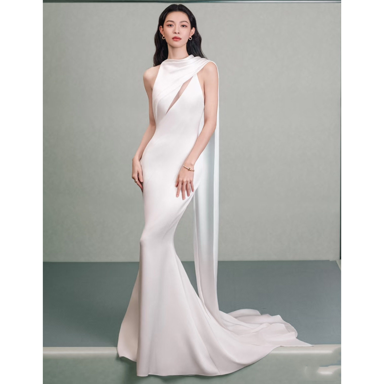 2025仿钟楚曦时尚白色缎面高级女神鱼尾修身红毯秀场明星高定礼服