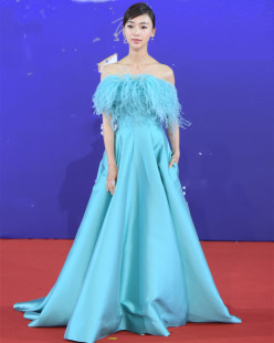 仿吴谨言款 优雅公主婚礼聚会秀场年会表演高定鸵鸟毛抹胸礼服 时尚