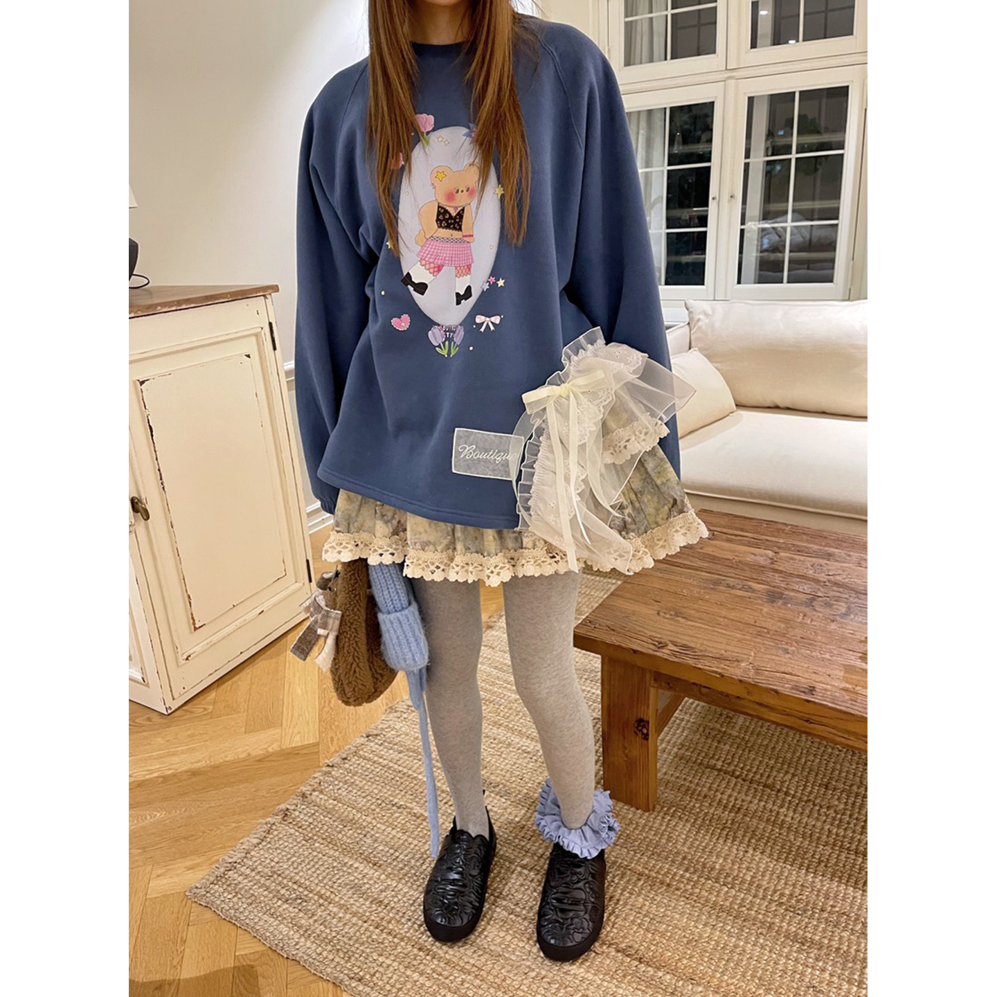 时尚卡通加绒拼接花边圆领卫衣