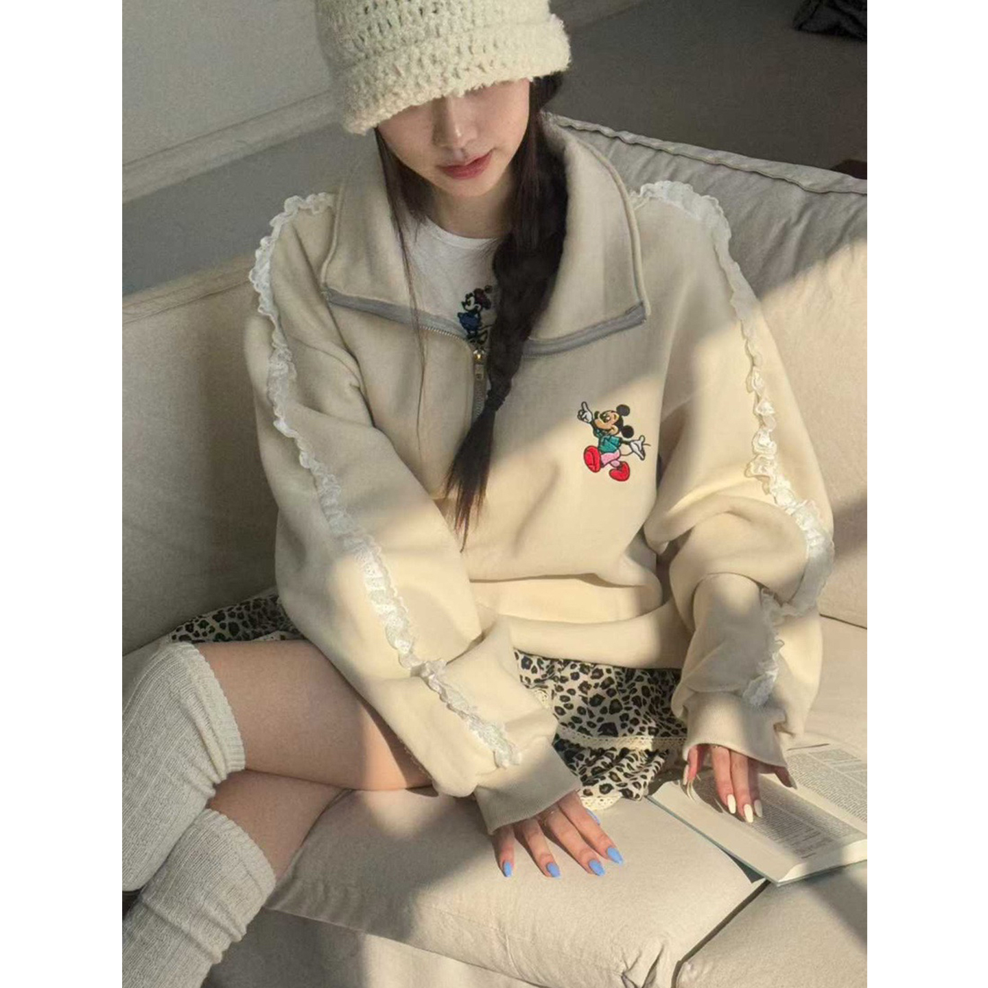 荷叶边半拉链立领宽松加绒卫衣