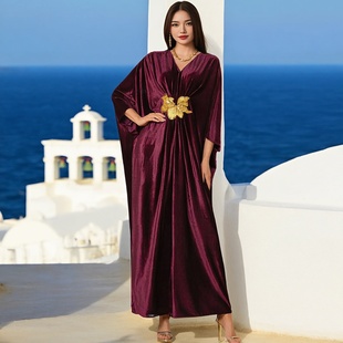 迪拜中东旅游度假长袍冬季新款金色刺绣丝绒连衣裙优雅礼服长裙女