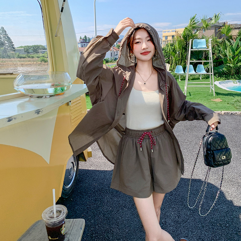 美拉德连帽防晒衬衫短裤套装女夏两件套慵懒感松弛感冷淡系炸街