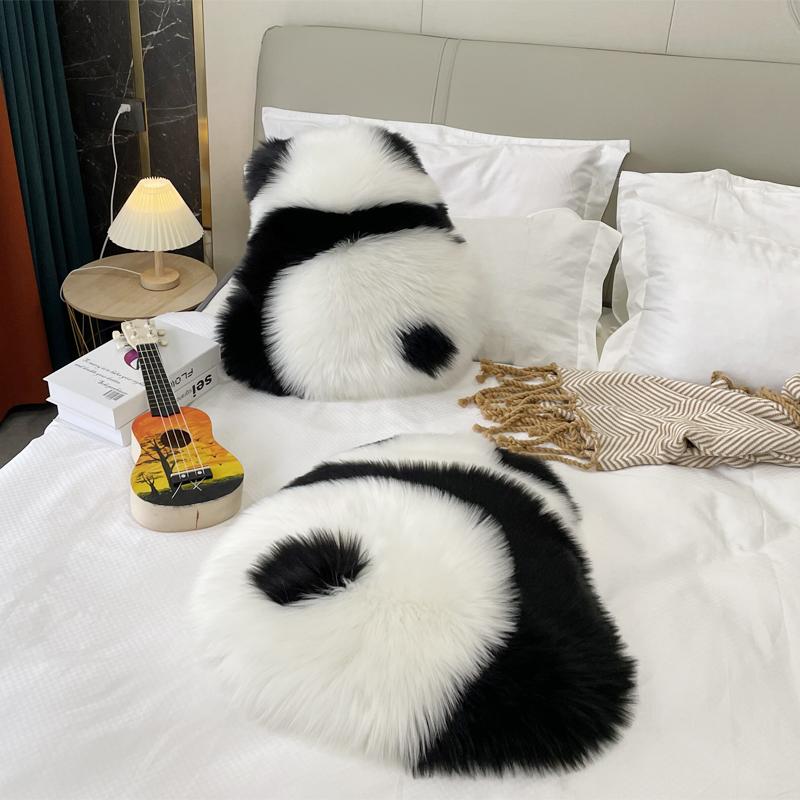 澳鑫浩毛绒熊猫抱枕可爱背影