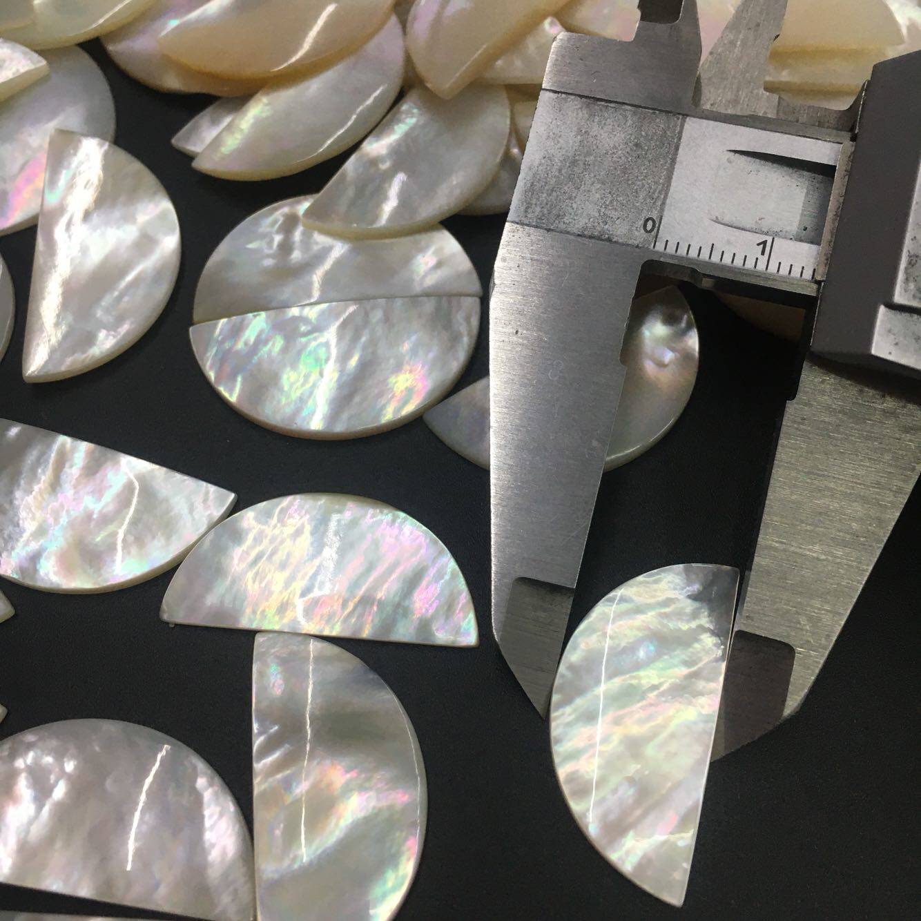 贝壳饰品配件14x30半圆白蝶贝母贝自然面厂家首饰装饰贴片耳环diy