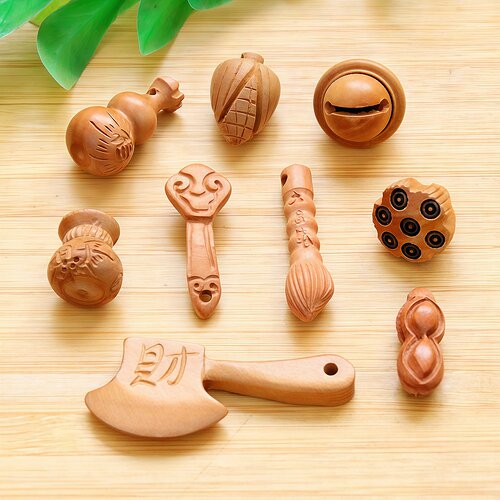 千顺万喜本命年桃木雕刻坠子