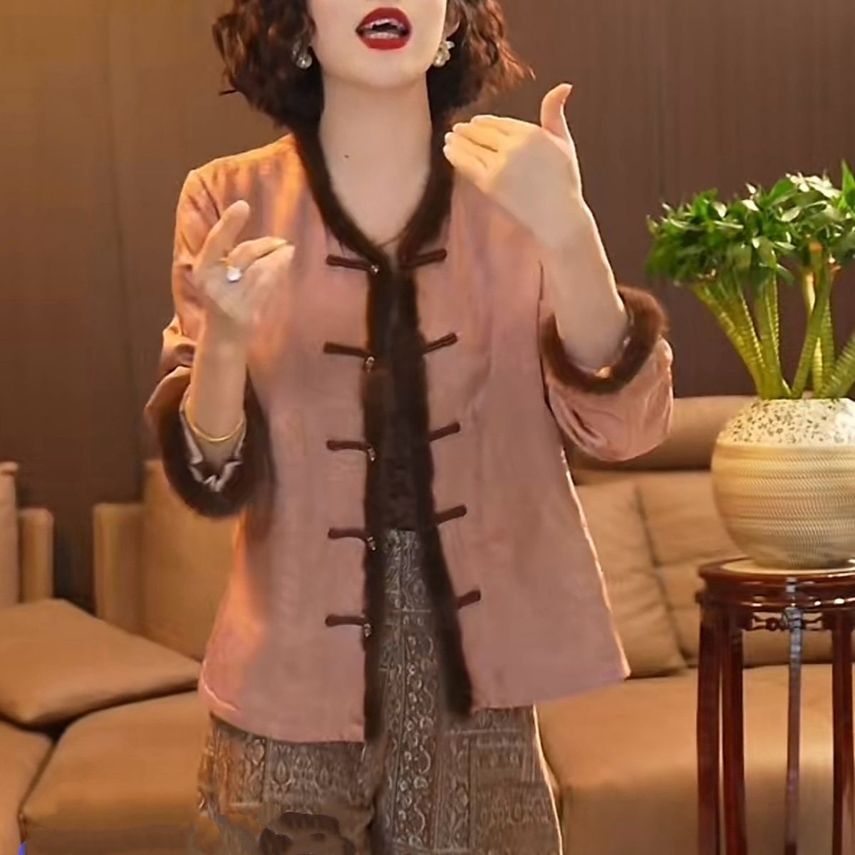 新年款中式国风盘扣外套女春秋新款高级感气质名媛加棉短款上衣女