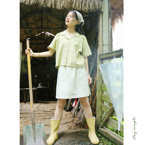 花吉芥绿色西装领格子短款衬衫