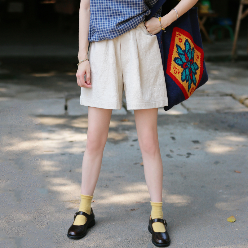 花吉米白色百搭小开叉麻棉短裤