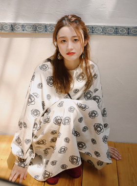 花吉Q507杏色玫瑰刺绣前后两穿娃娃裙2026年新款秋长袖宽松连衣裙