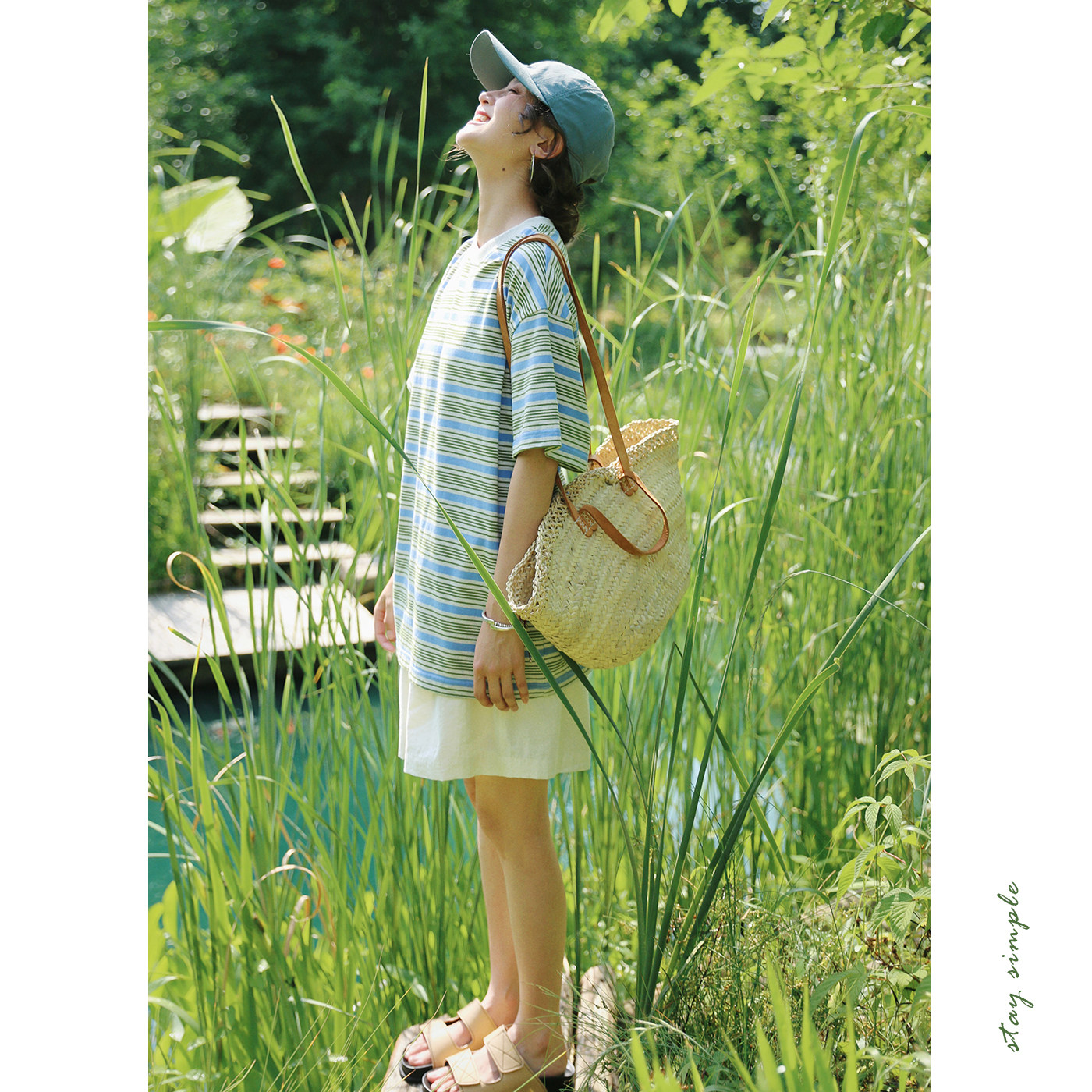 花吉蓝绿色条纹宽松圆领纯棉T恤