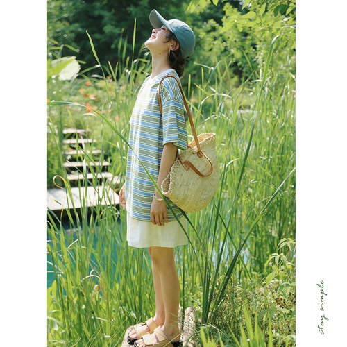 花吉蓝绿色条纹宽松圆领纯棉T恤