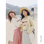 花吉B674米白色翻领毛巾绣字母卫衣女2025新款 春无帽短款 学生上衣