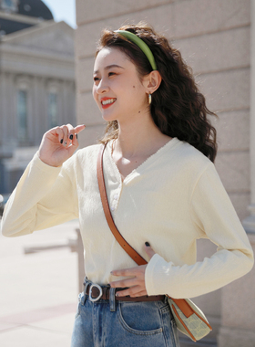 花吉B833杏色密皱肌理感小花边V领T恤女2025新款早秋长袖宽松上衣