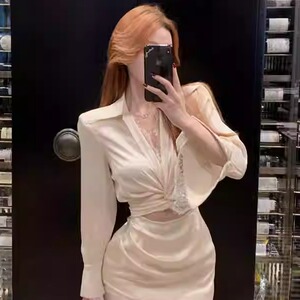 蕾丝拼接v领衬衫连衣裙女秋季长袖收腰裙子性感镂空气质包臀短裙