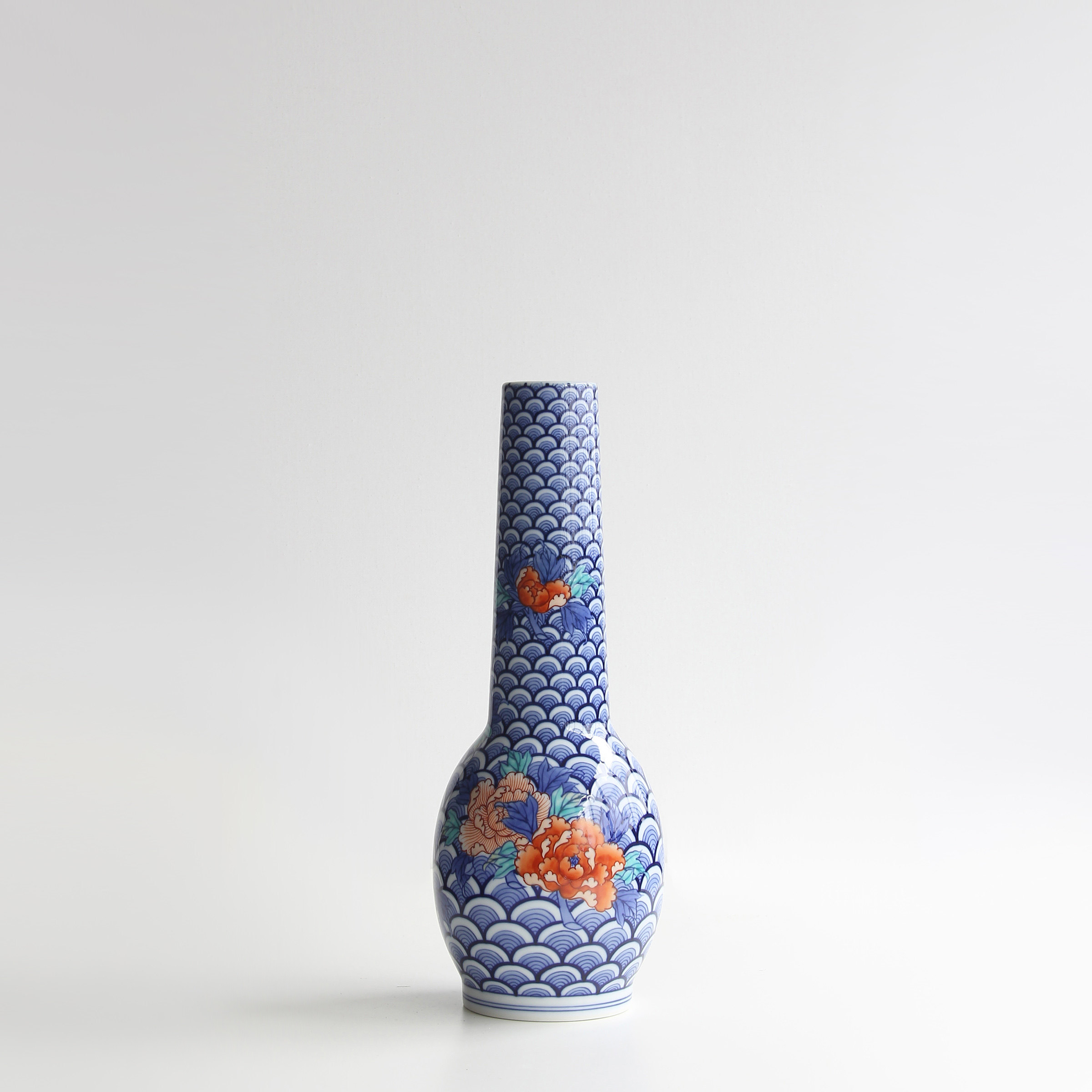 日本有田锅岛烧作家手绘青海波牡丹长颈瓷花瓶日式插花器家居摆件