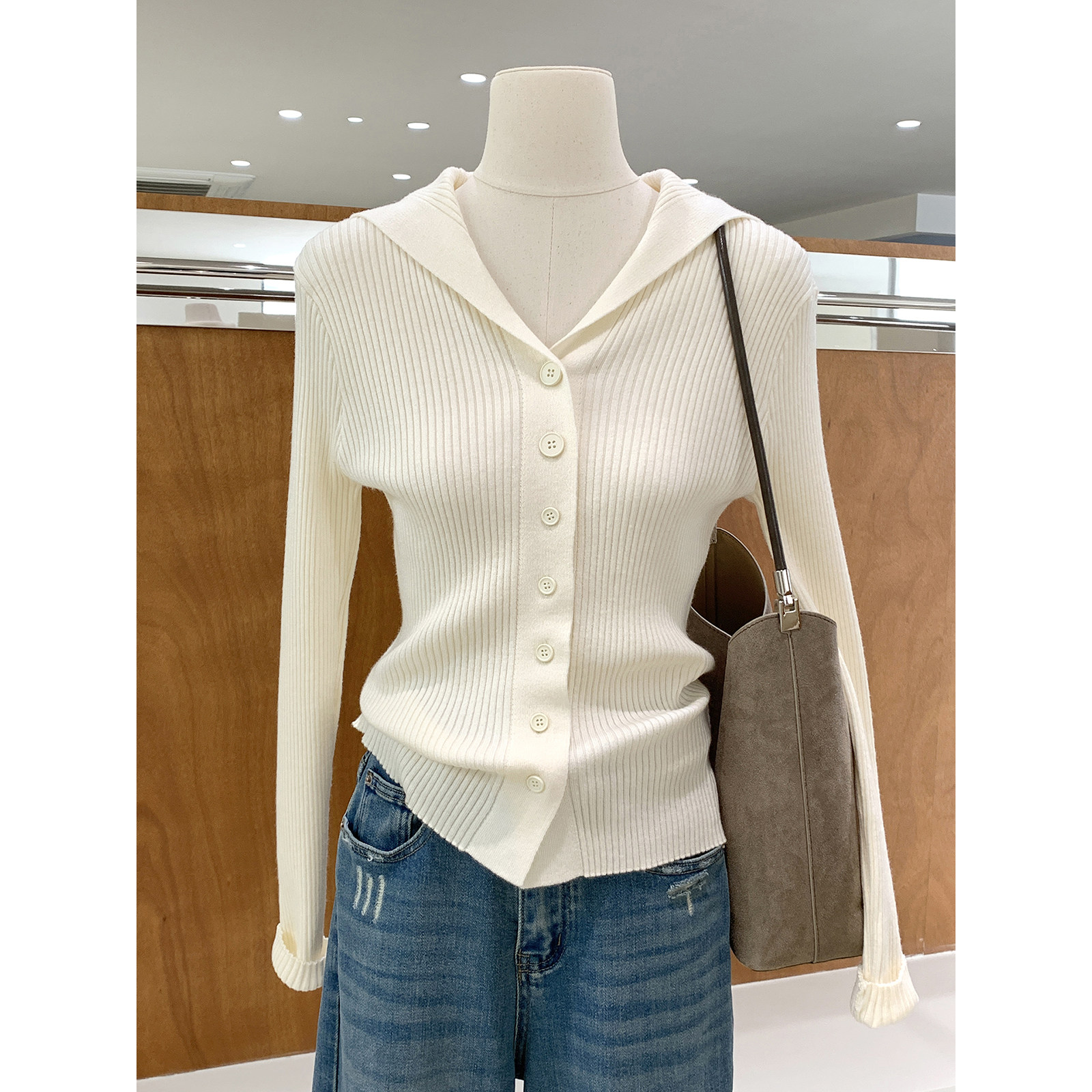 纸片人单品！Ju显瘦修身大翻领排扣薄款针织衫2026早春新简约上衣,女装/女士精品,毛针织衫,淘宝优惠券,粉丝福利购,淘宝优惠卷