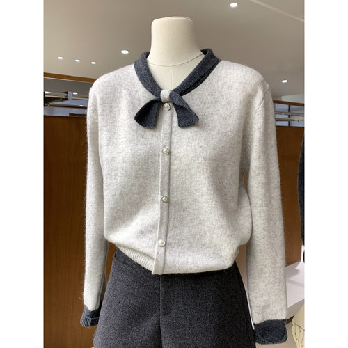 甜美精致撞色小领结纽扣毛衣上衣