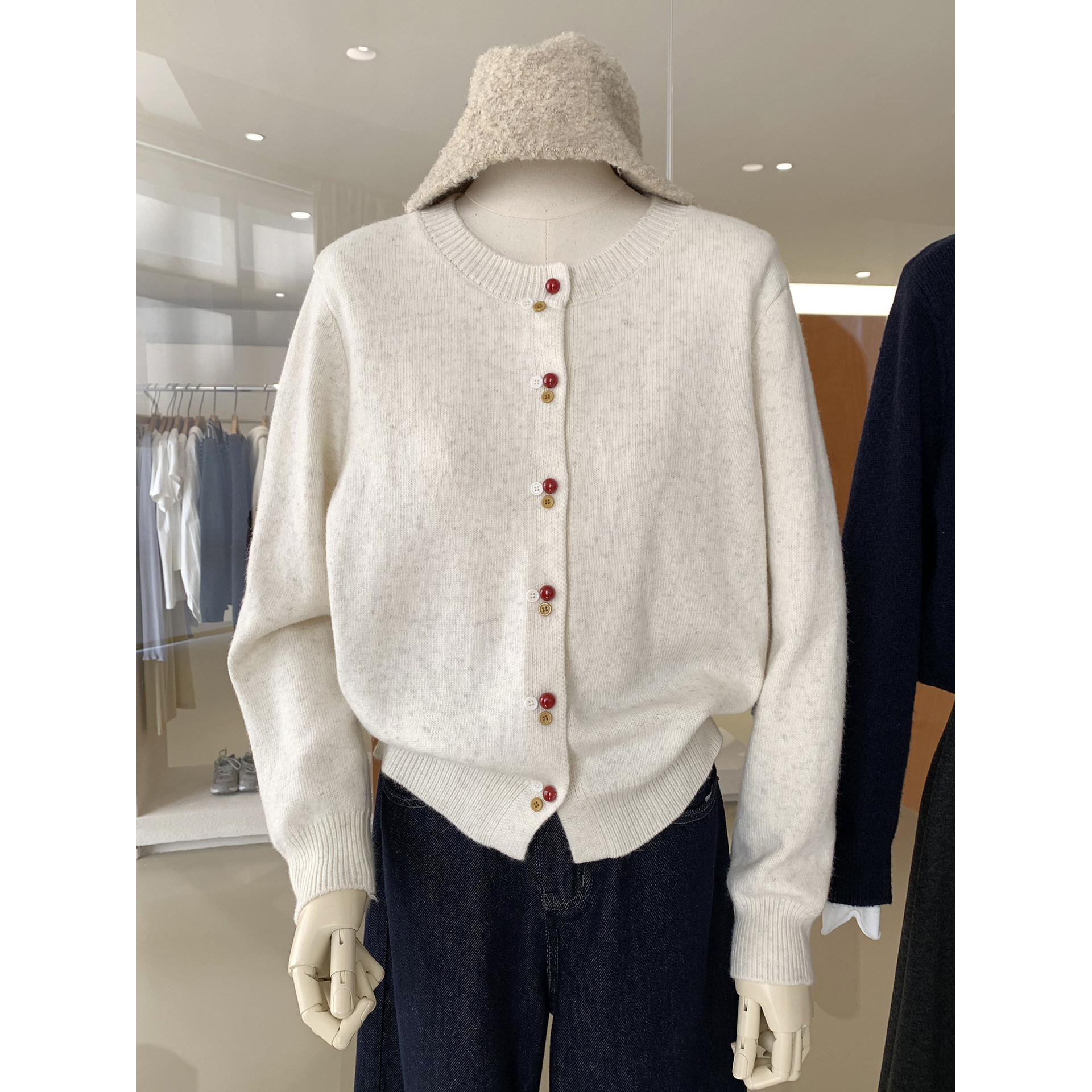 韩版彩色排扣浣熊绒毛衣针织开衫