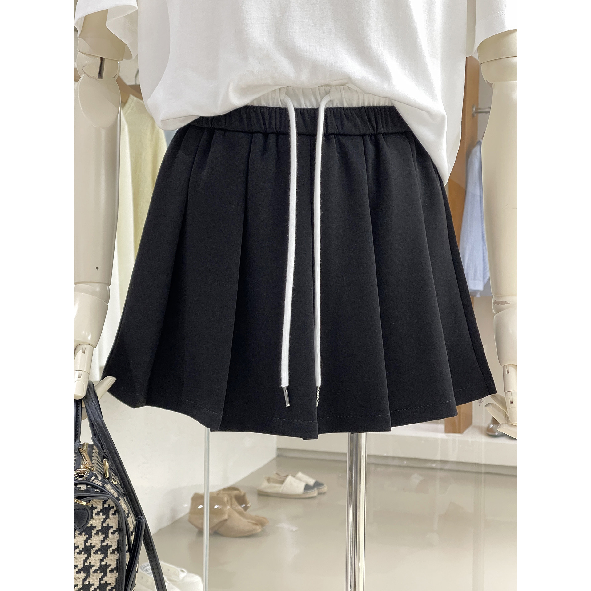 元气减龄撞色松紧腰头百褶半身裙运动休闲风百搭网球裙防走光裙裤