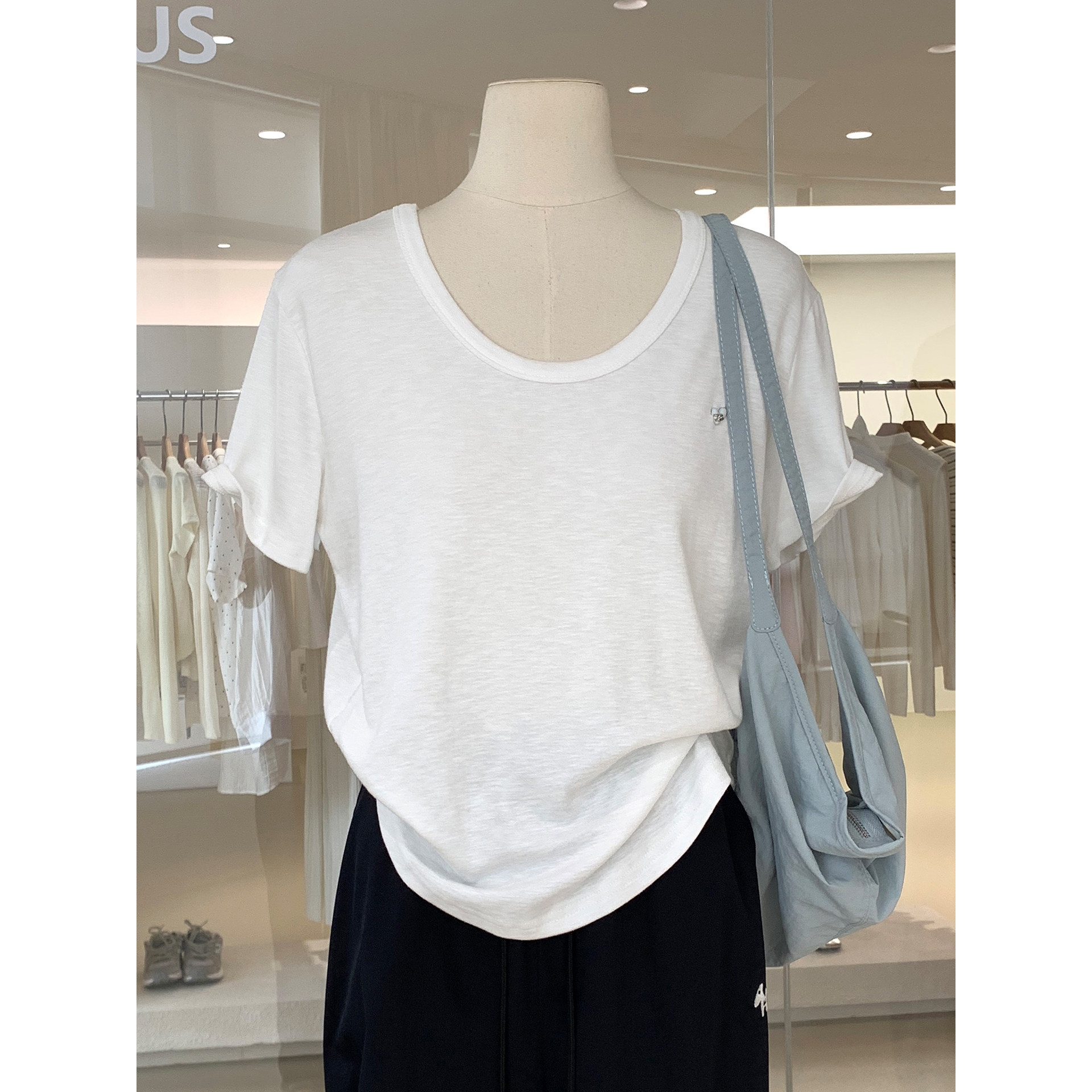 柔软糯叽叽简约风U领短袖T恤女2026春夏新款宽松舒适百搭显瘦上衣