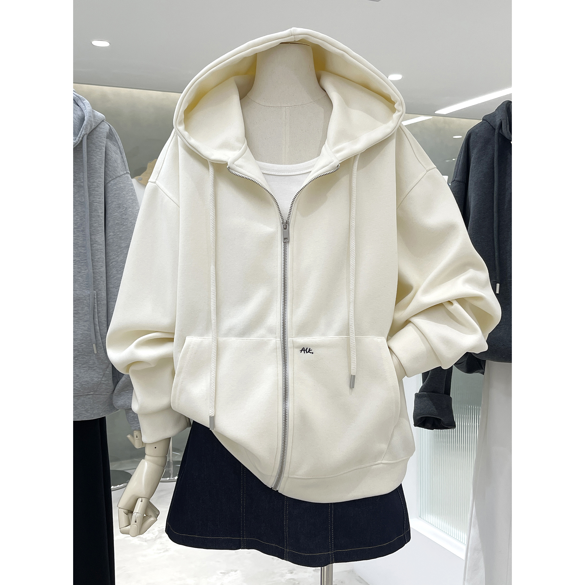 衣橱经典连帽拉链款卫衣外套