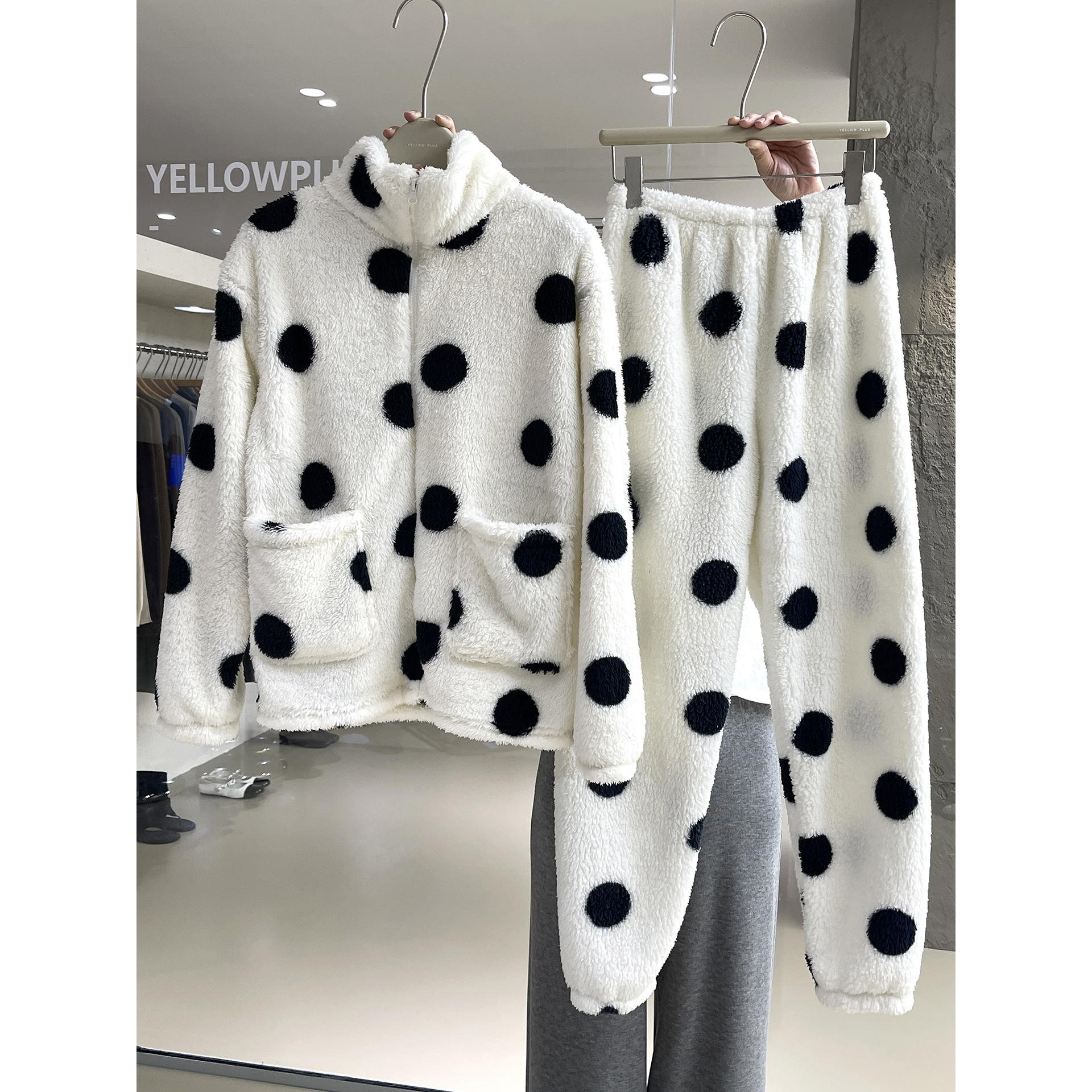 秋冬回馈款！可爱波点珊瑚绒睡衣