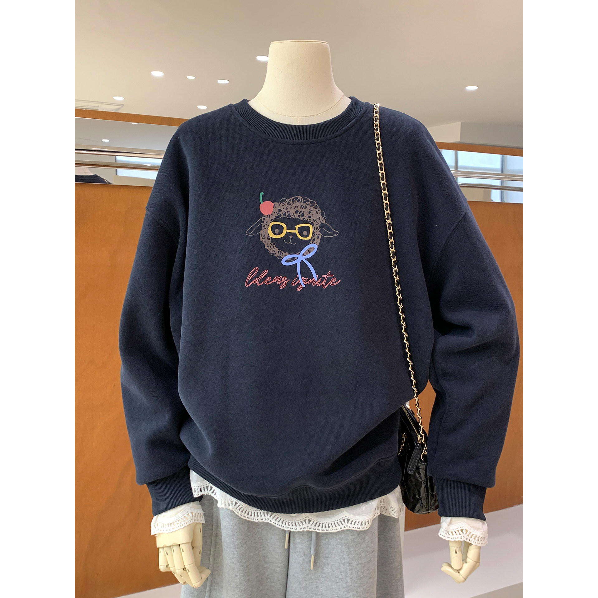 韩系可爱卡通小羊印花圆领加绒卫衣秋冬新款休闲童趣减龄百搭上衣,女装/女士精品,卫衣/绒衫,淘宝优惠券,粉丝福利购,淘宝优惠卷