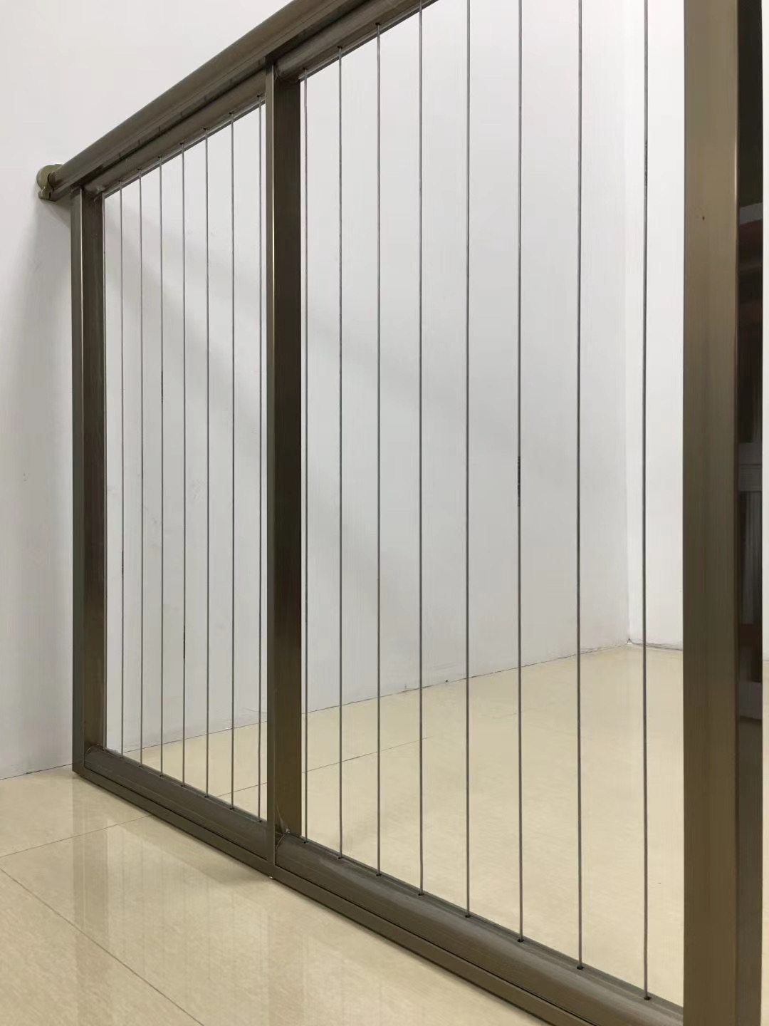 安装隐形护栏恒大围栏栅栏室内飘窗家用阳台栏杆儿童防护窗防盗网