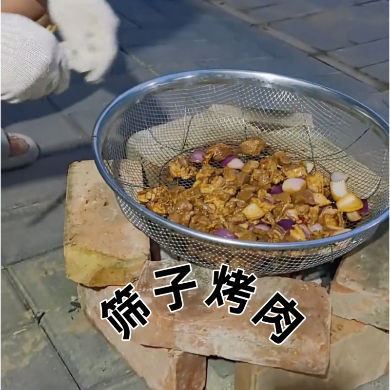 不锈钢烤肉筛子铁丝网圆形过滤沙石子谷物钢丝筛网家用细孔大号