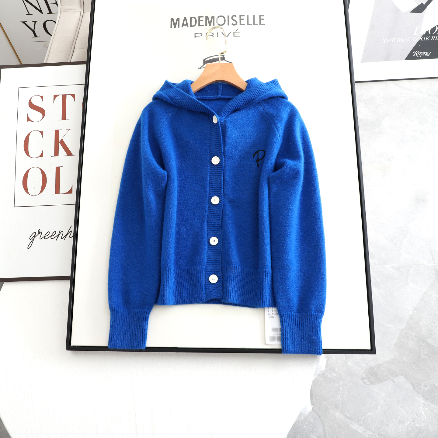 麦系の2025冬季新款时尚百搭宽松显瘦宝蓝色连帽针织开衫女小上衣