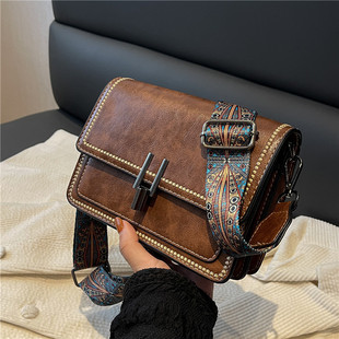 法国ckitty it宽肩带斜挎包女士手机包斜挎小包复古马鞍包腰包潮